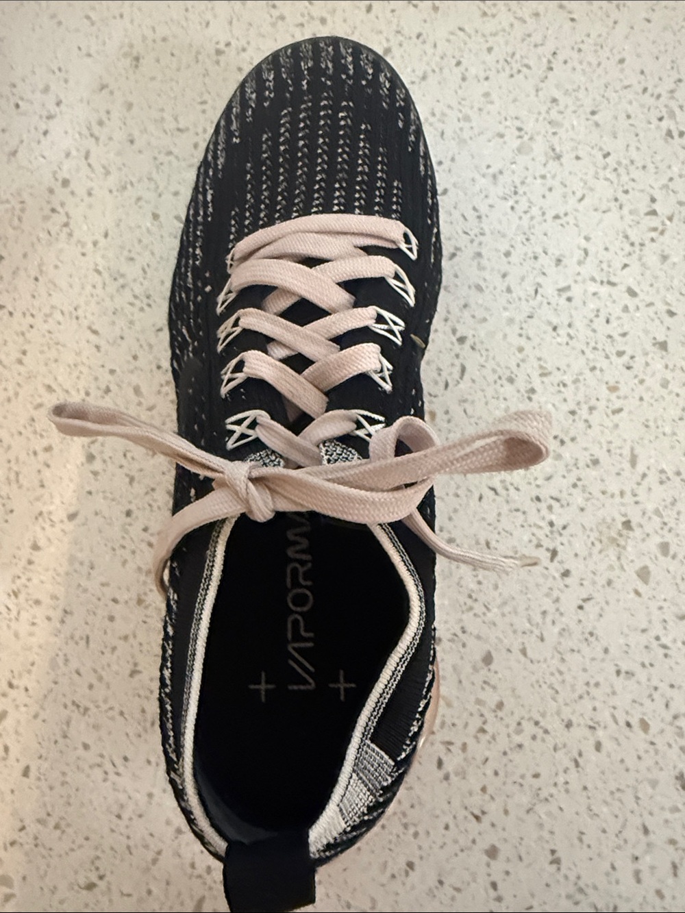 Nike Vapormax Women's Knit Lace-Up Sneaker in Black and Light Pink. Size 8.5